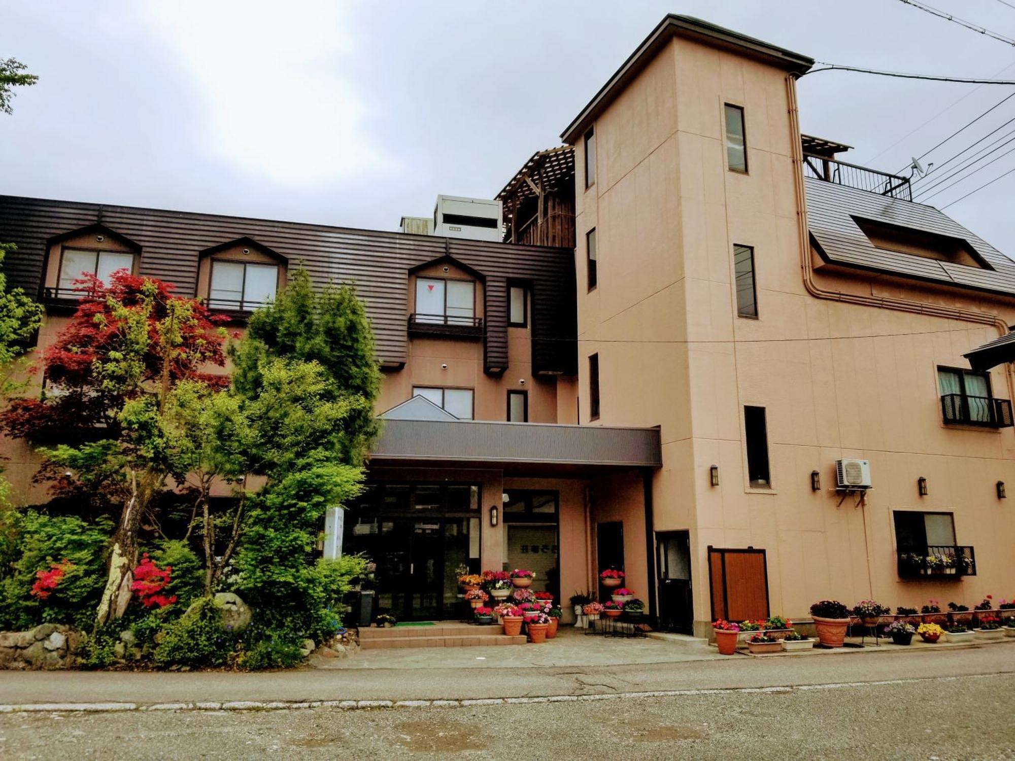 Hana-no-sato Hotel 3*